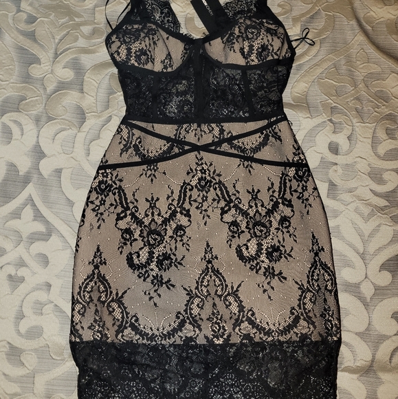 Lace and bandage dress, size L - Picture 3 of 9